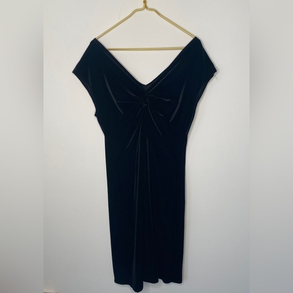 Tiana B. Classy Chic Black Twist Front Velour V-Neck Cocktail Dress Women’s XL - Picture 8 of 9